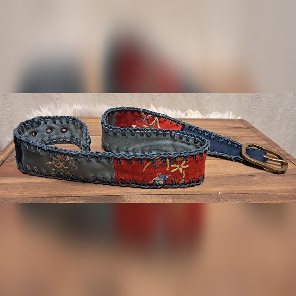 Lucky Brand Floral Patchwork Belt 40" - Picture 2 of 5